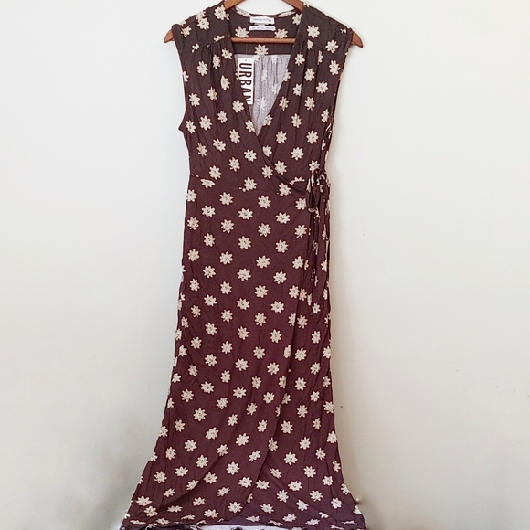 NWT Urban Outfitters pretty summer wrap dress - Picture 2 of 6